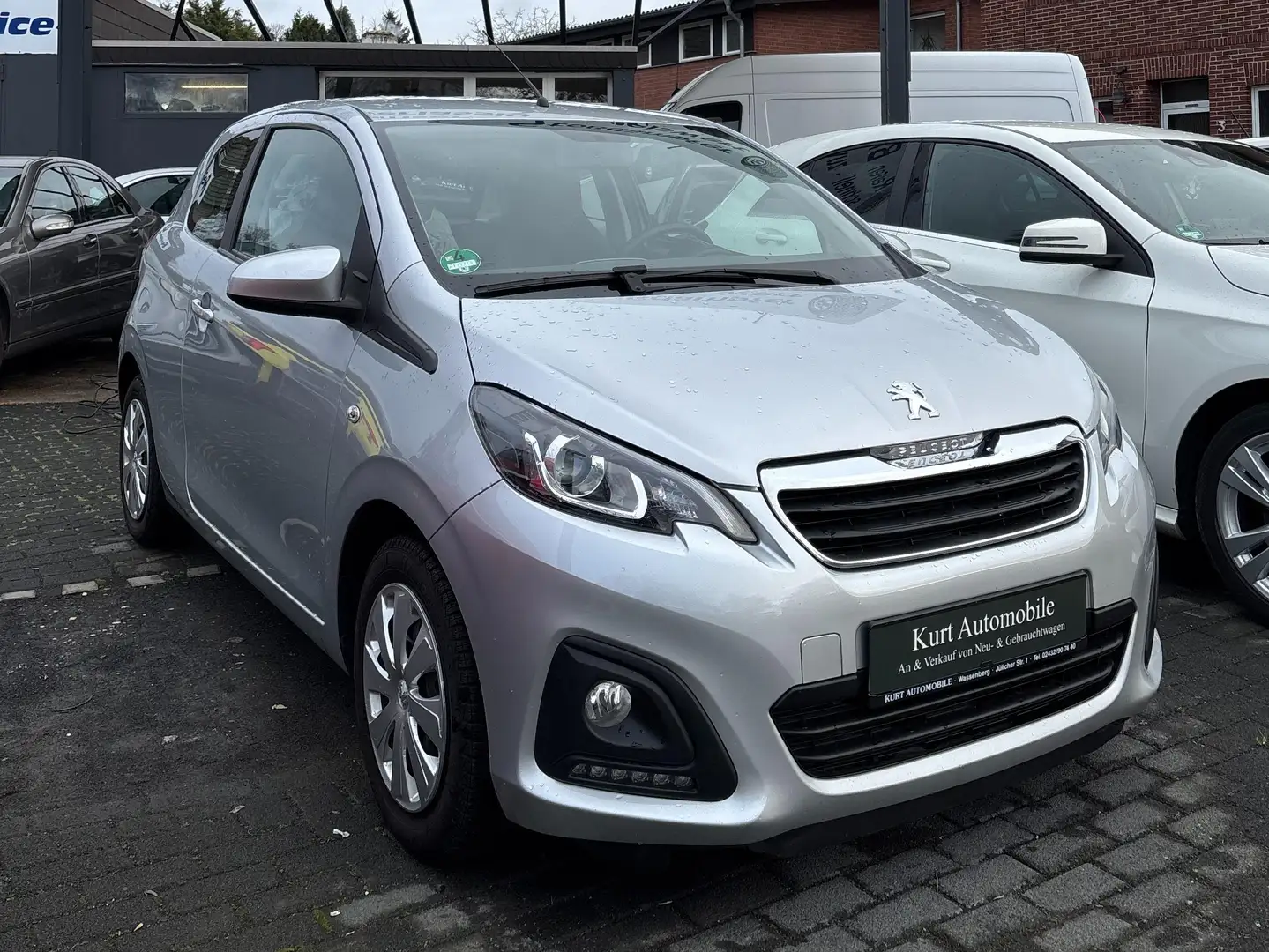 Peugeot 108 Active Grau - 1