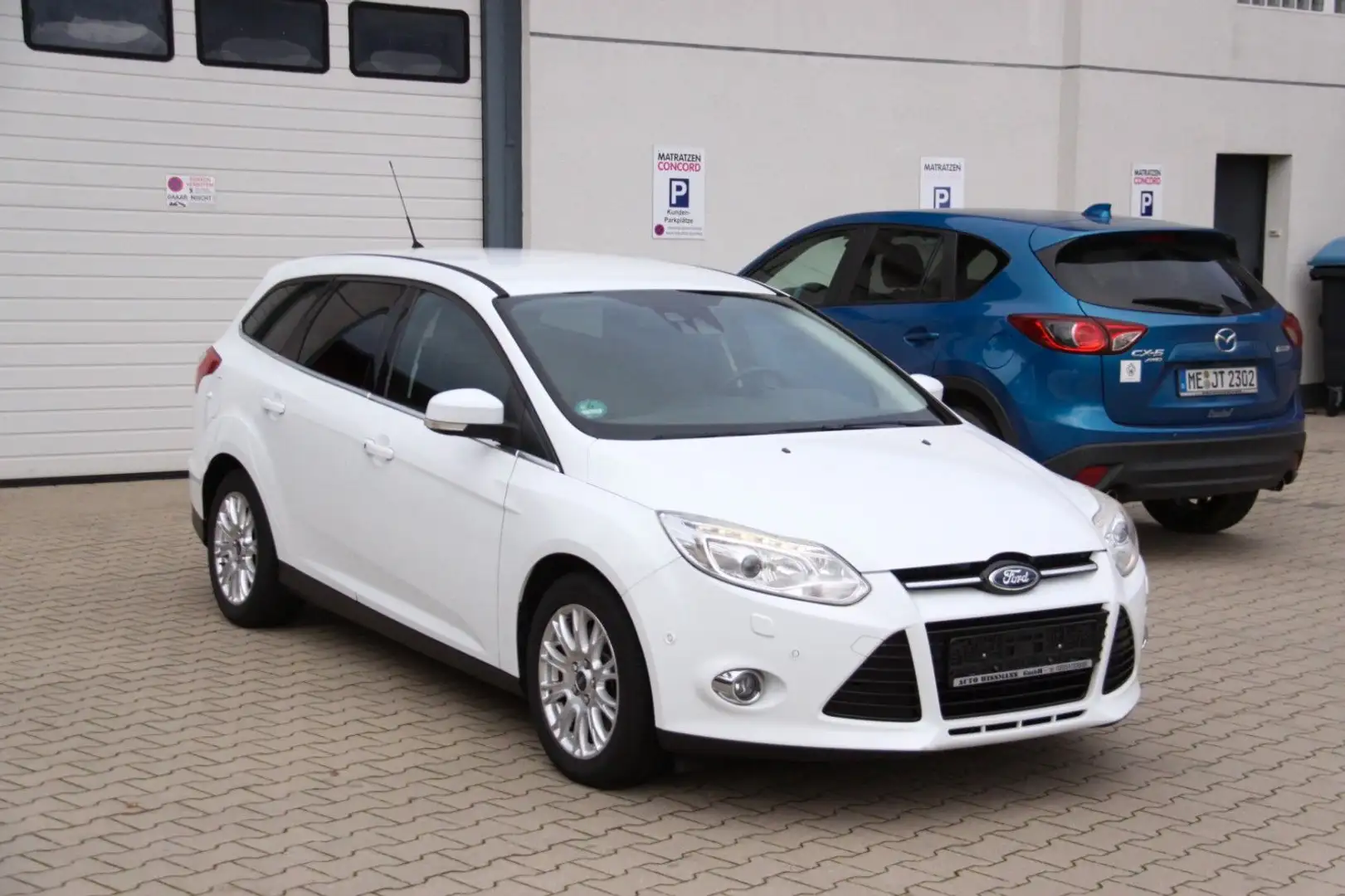 Ford Focus Turnier Titanium Navi / Xenon Weiß - 2