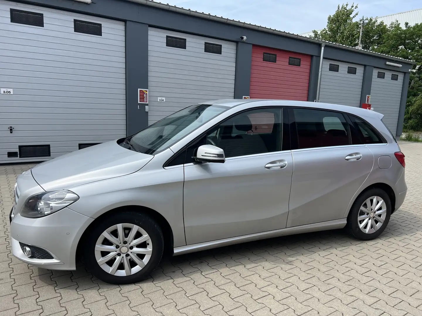 Mercedes-Benz B 180 B 180 CDI /Navigation/SHZ//PDC/*8-Fach Bereift Grau - 2