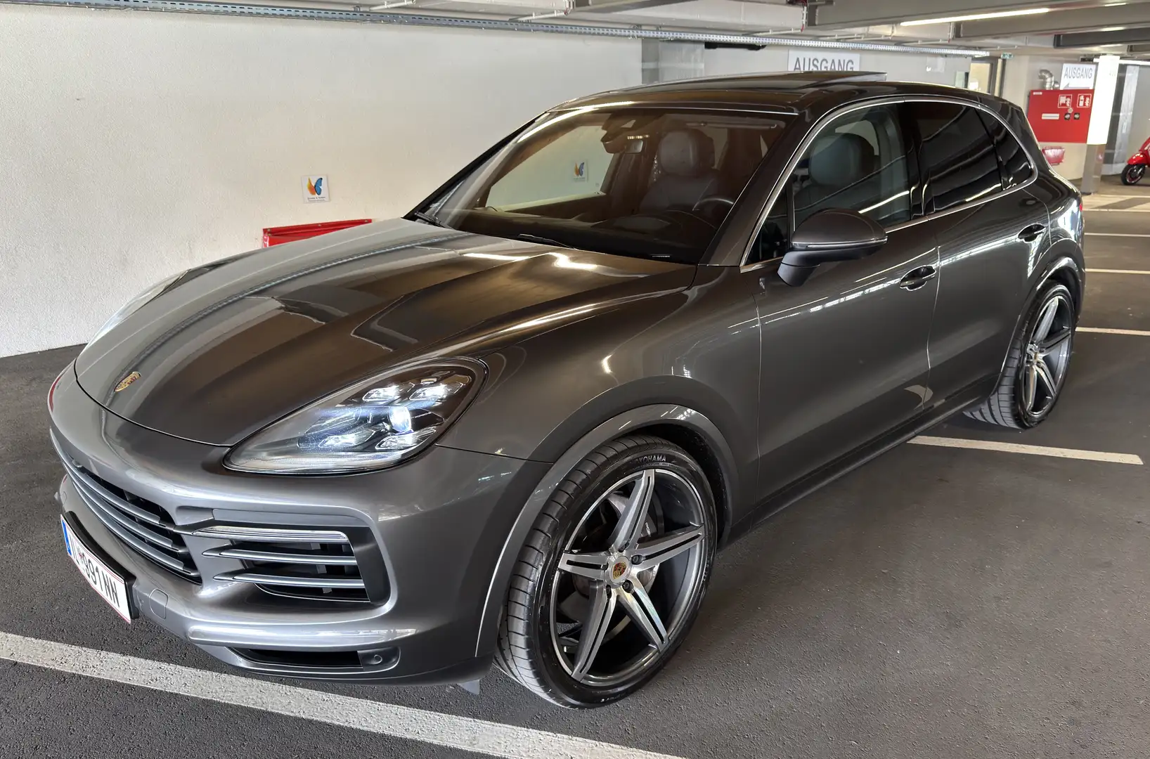 Porsche Cayenne 3.0 Stdheizung, Panorama,Bose,Headup,Chronopak. Silber - 1