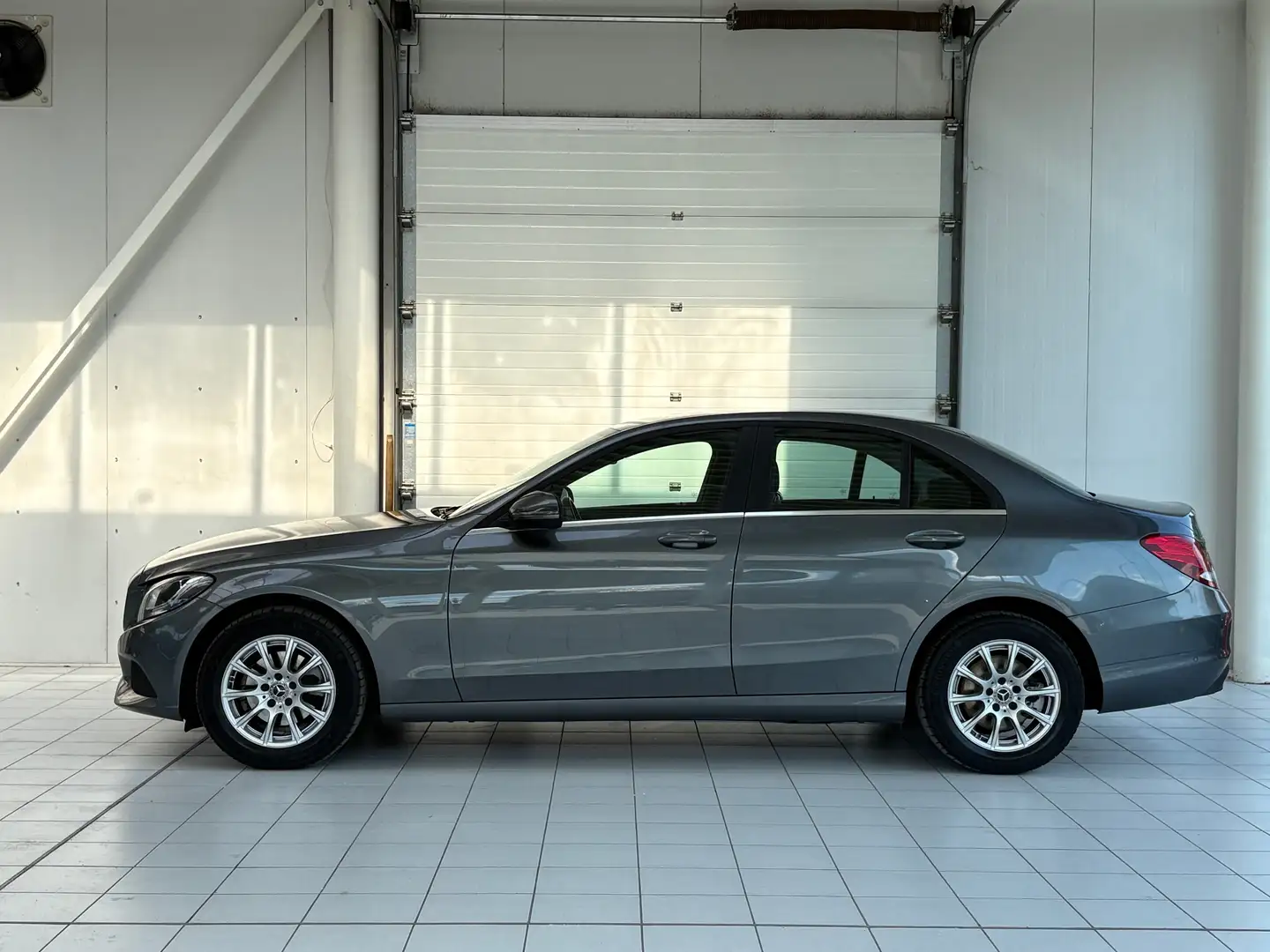 Mercedes-Benz C 180 d *AUTO * GPS * PDC * JANTES * 1ER PROP * Grijs - 2