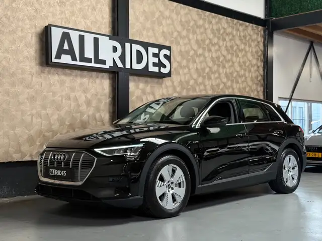 Audi E-Tron view 5