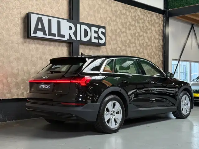 Audi E-Tron view 8