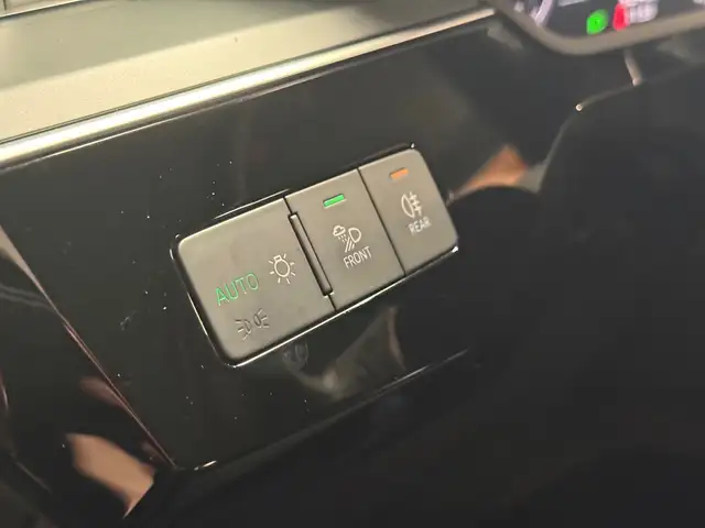 Audi E-Tron view 16