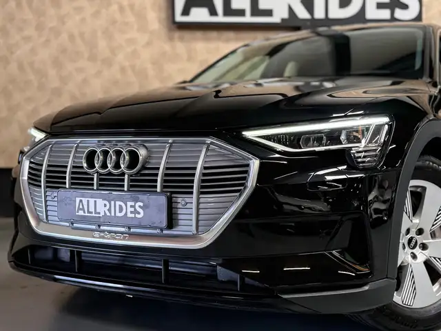 Audi E-Tron view 3