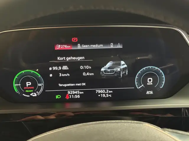 Audi E-Tron view 26