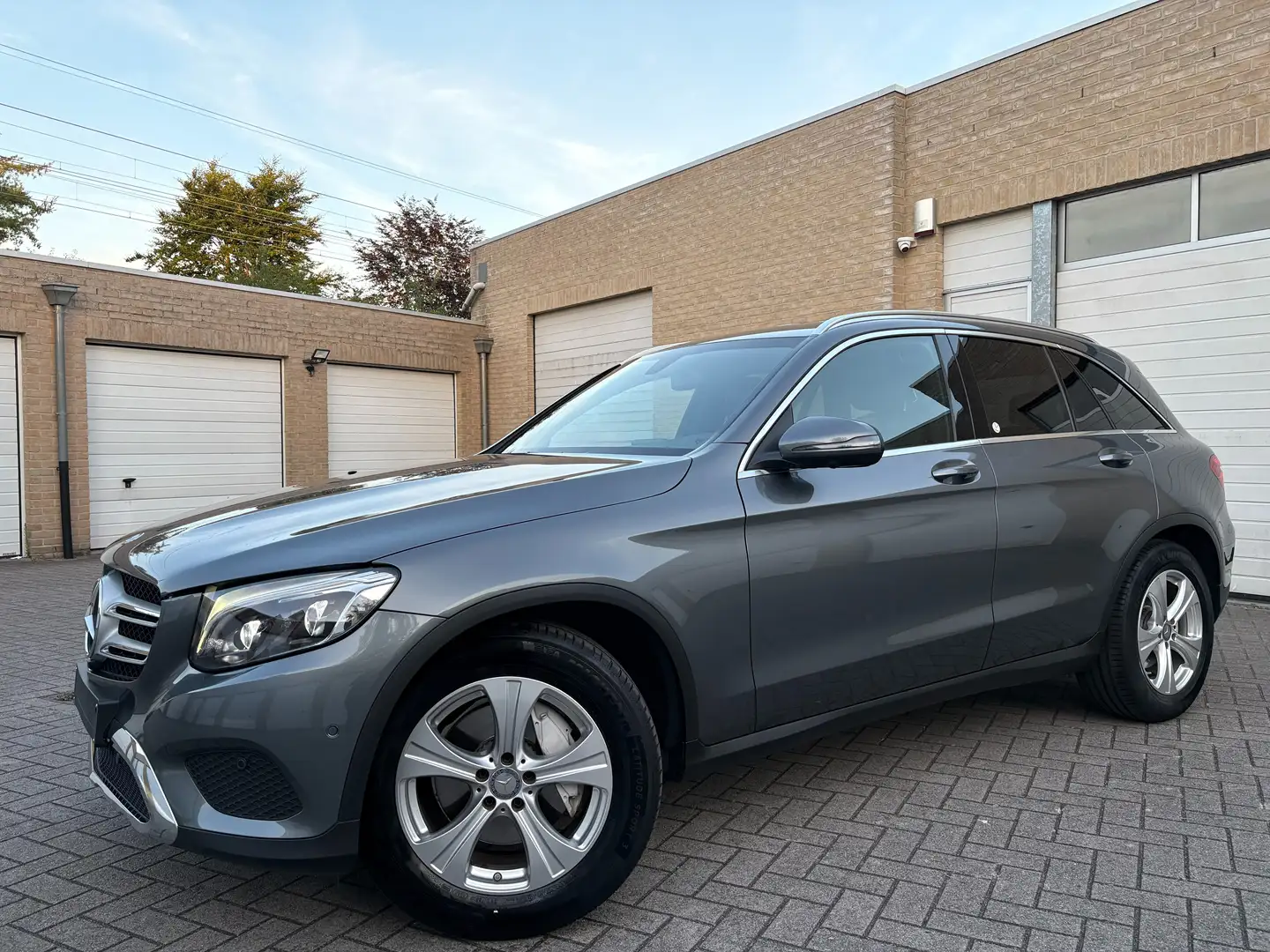 Mercedes-Benz GLC 250 4-Matic Launch Edition / 12 Maanden Garantie Gris - 2