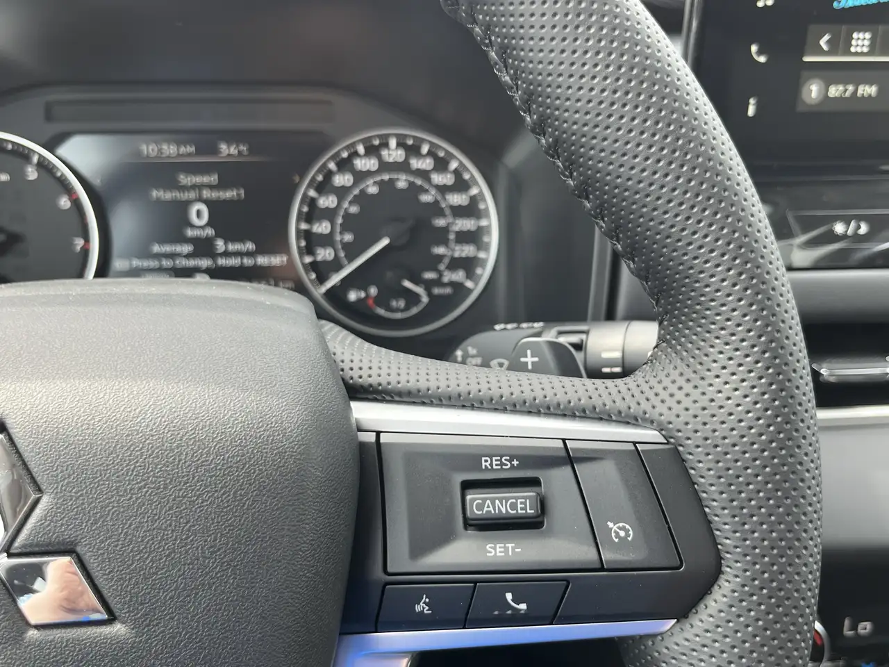 Mitsubishi Outlander снимка Mitsubishi Outlander