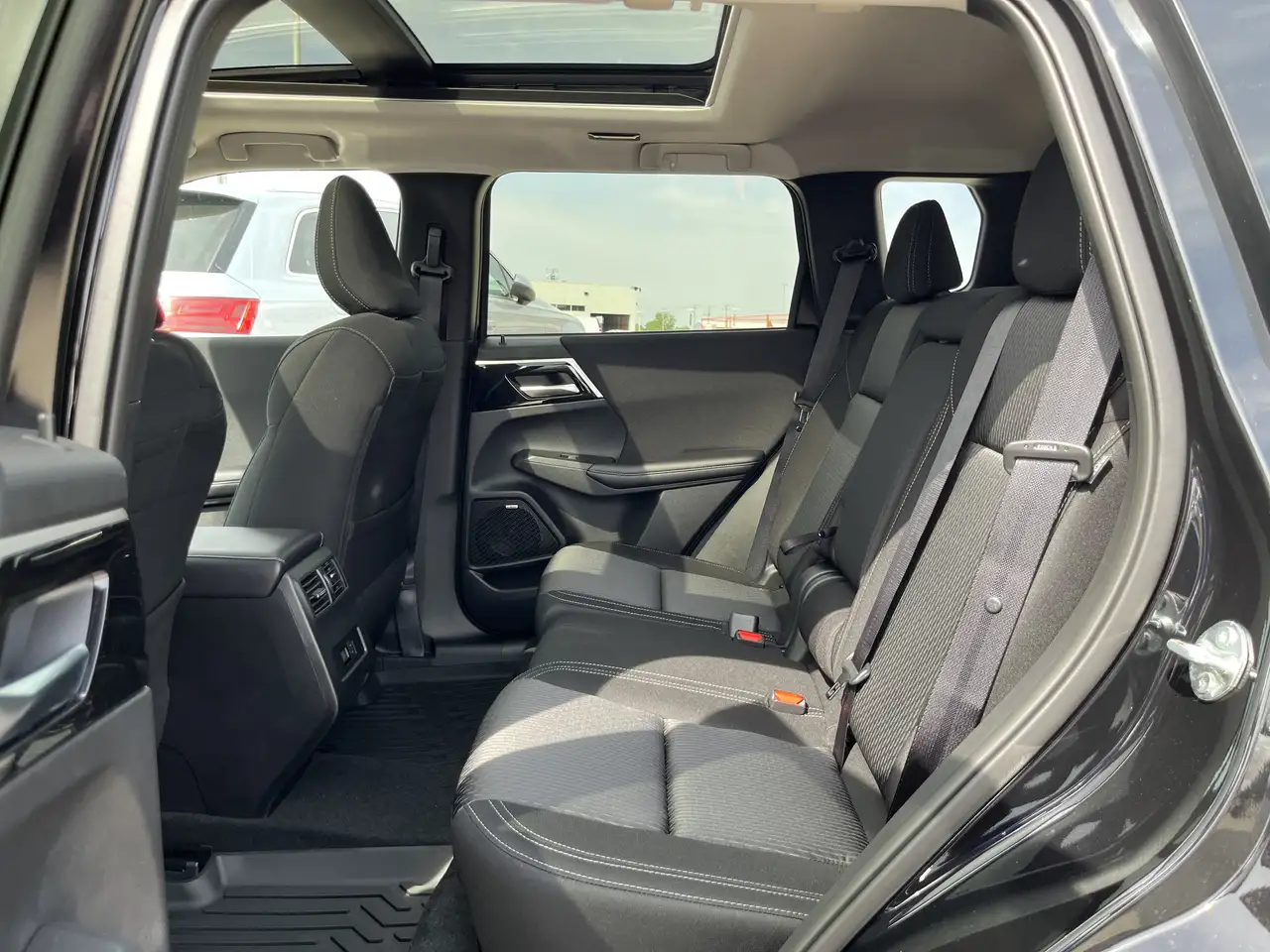 Mitsubishi Outlander снимка Mitsubishi Outlander