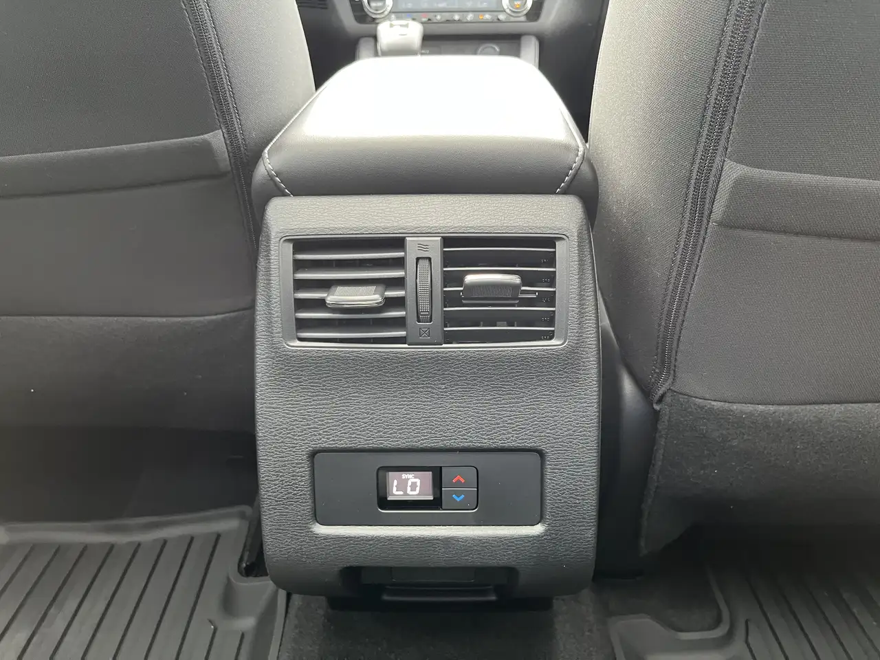 Mitsubishi Outlander снимка Mitsubishi Outlander