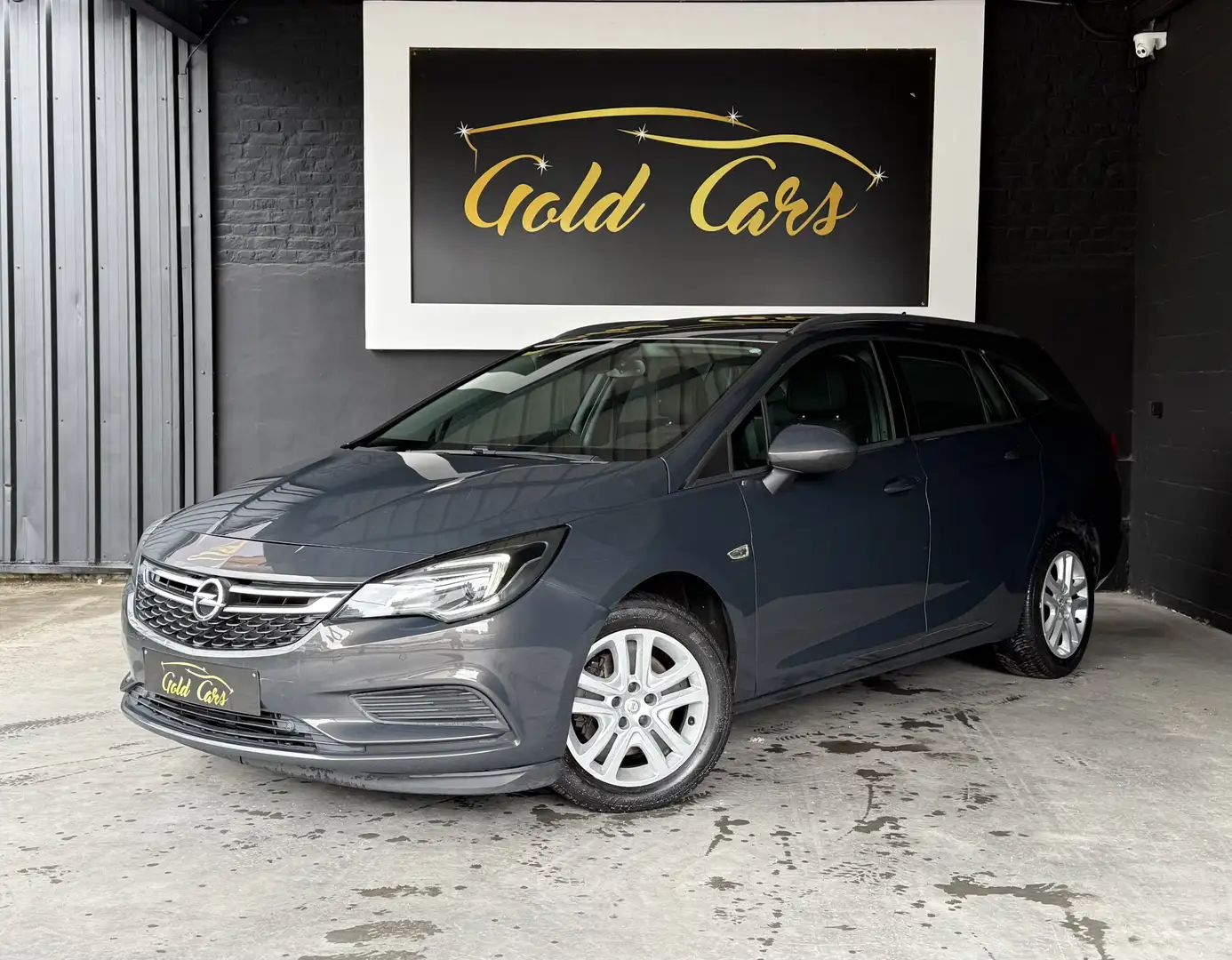 Opel Astra Astra Sports 1.6 CDTi ECOTEC NAVI*LED*PDC* Zwart - 2