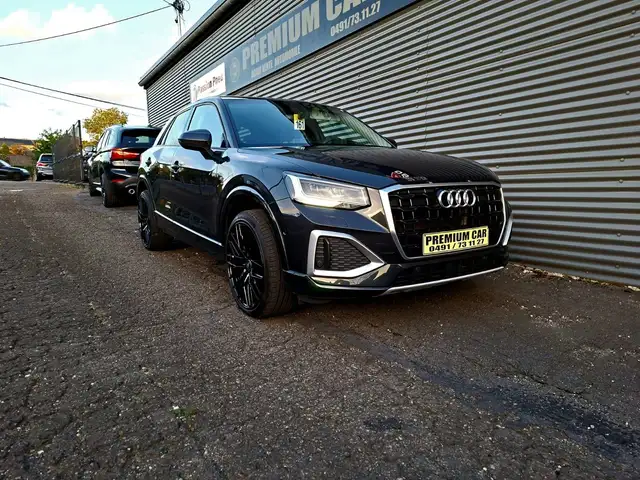 Audi Q2 view 7