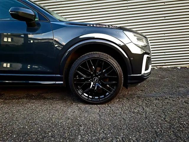 Audi Q2 view 14