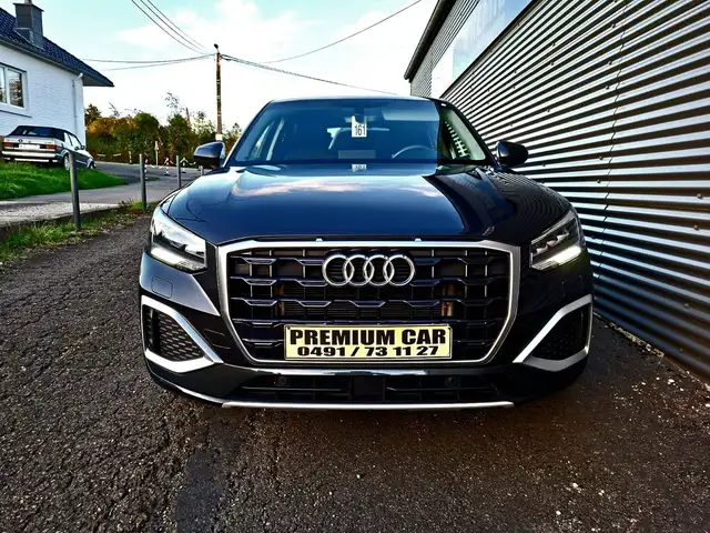 Audi Q2 view 4