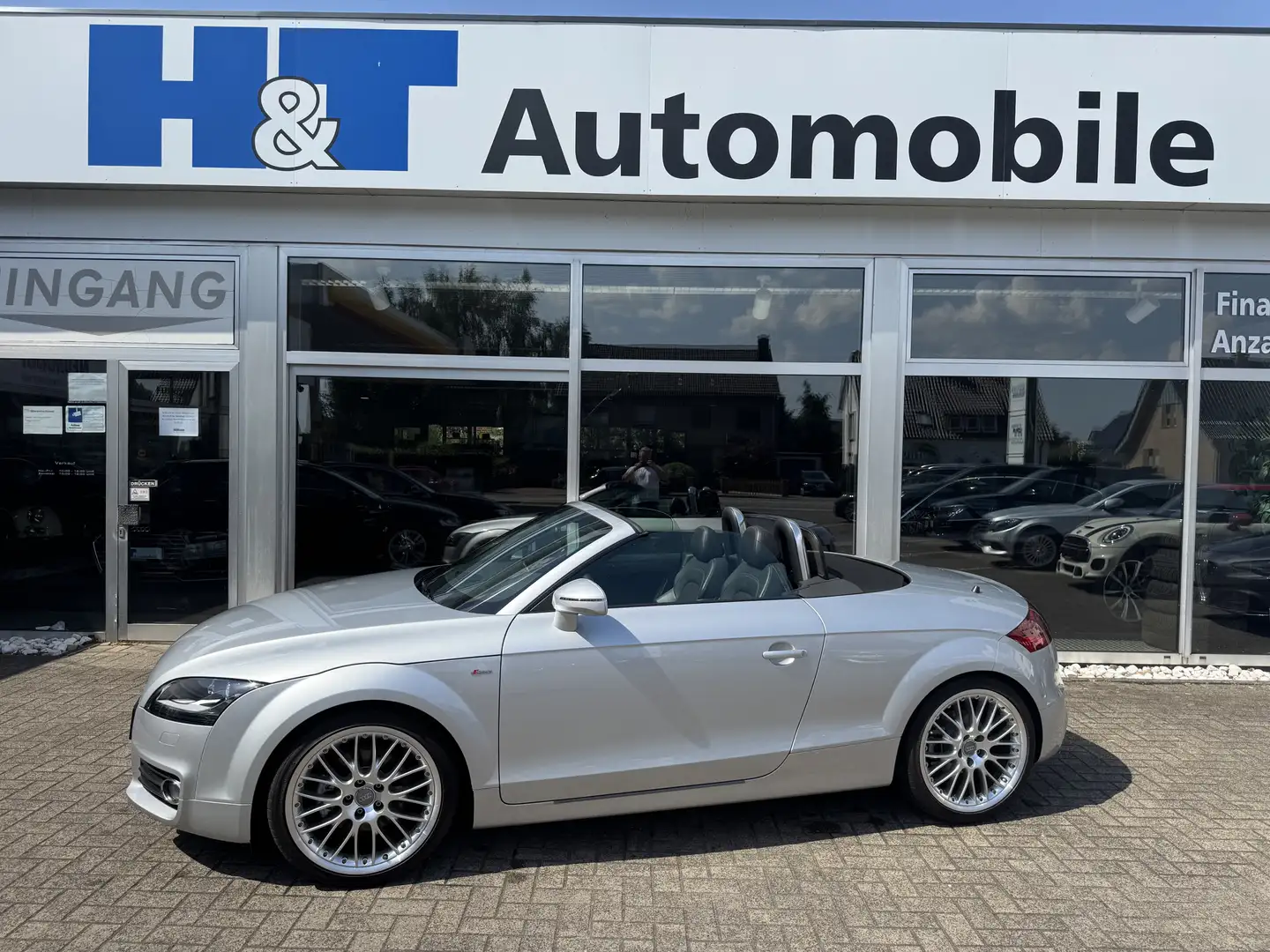 Audi TT 1.Hand 17tkm Silber - 1
