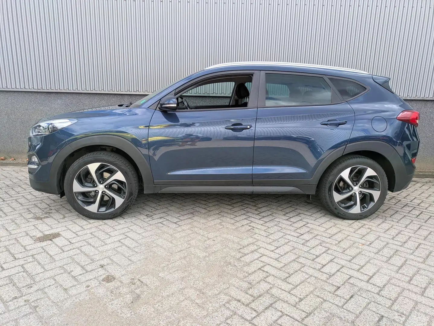 Hyundai TUCSON 1.6 GDi 132pk i-Motion Blauw - 2