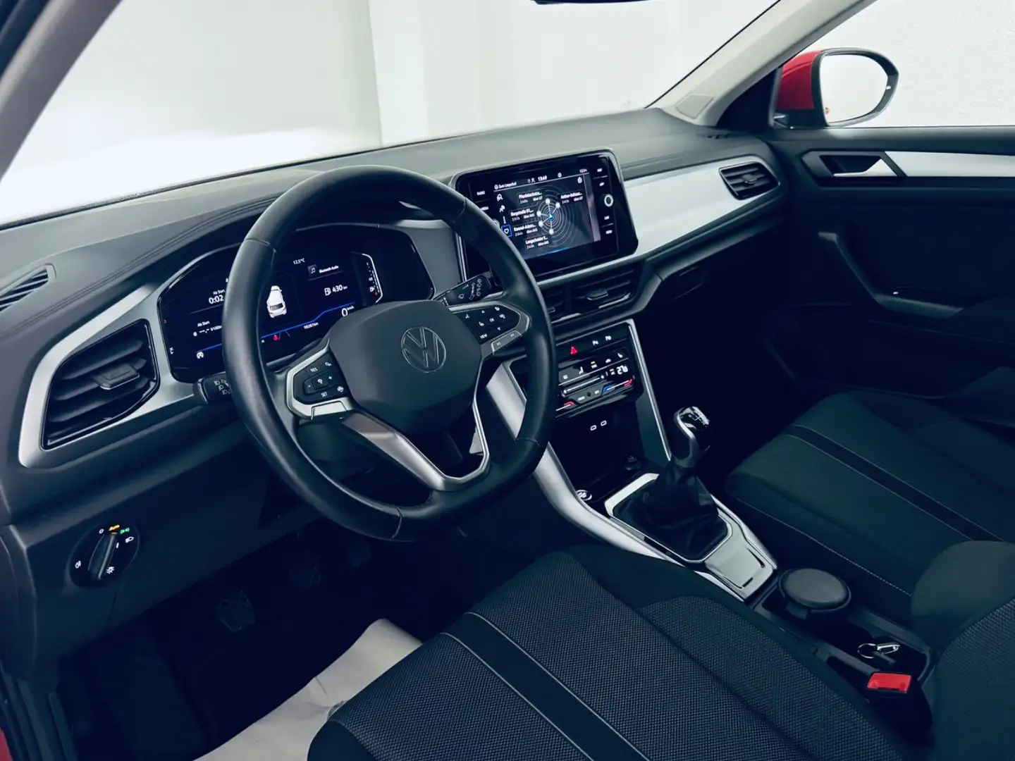 Volkswagen T-Roc Life 1.0 TSI * 1.H * R-KAM * ACC *8xREIFEN Rot - 2