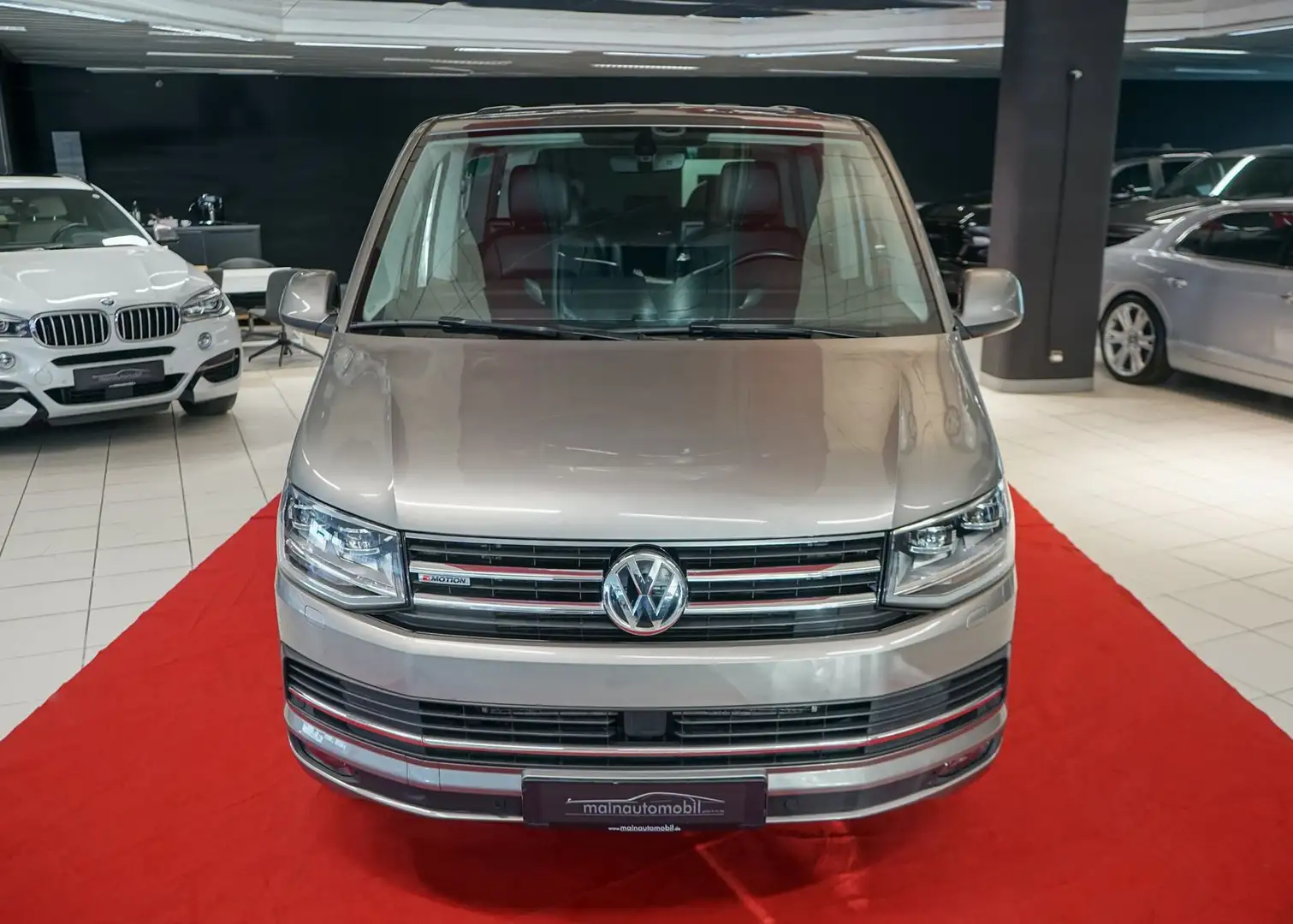 Volkswagen T6 Multivan Gen Six 4Motion AHK ACC 1.HAND MWST Gold - 2