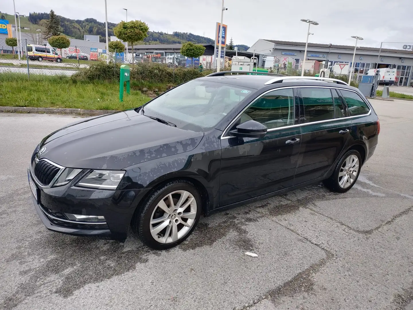 Skoda Octavia Octavia Combi 1,6 TDI Style DSG Style Schwarz - 2