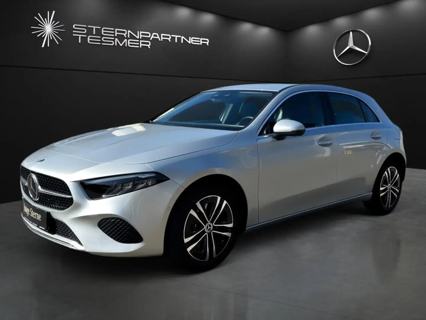 Mercedes-Benz A 250 e PROGRESSIVE+LED+FAHRASSIST+360°+DAB+SzHz Zilver - 2