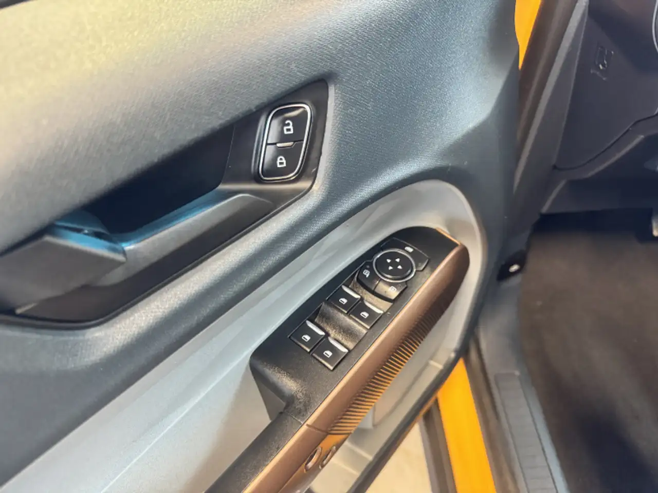 Ford Maverick снимка Ford Maverick