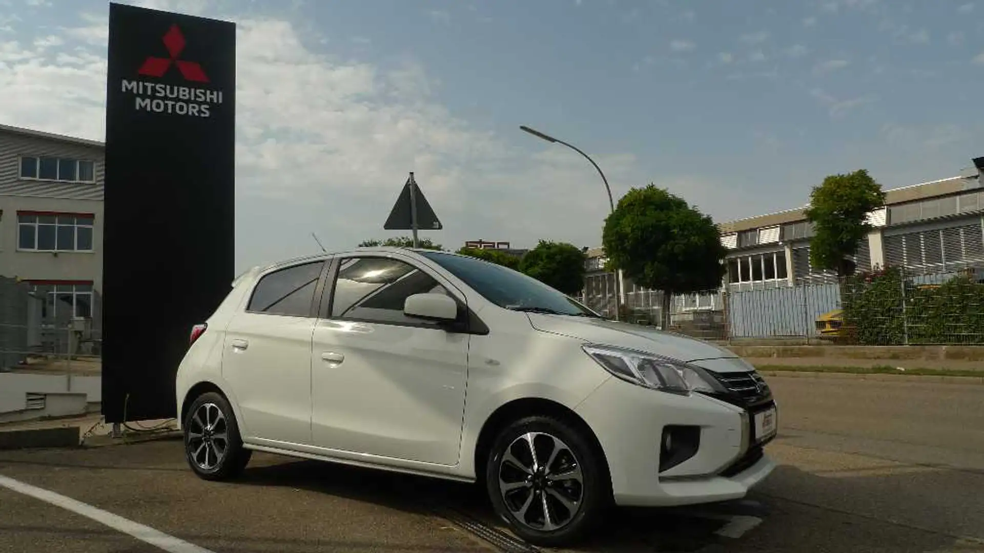 Mitsubishi Space Star Select+ 1.2 Automatik CVT VFW Weiß - 1