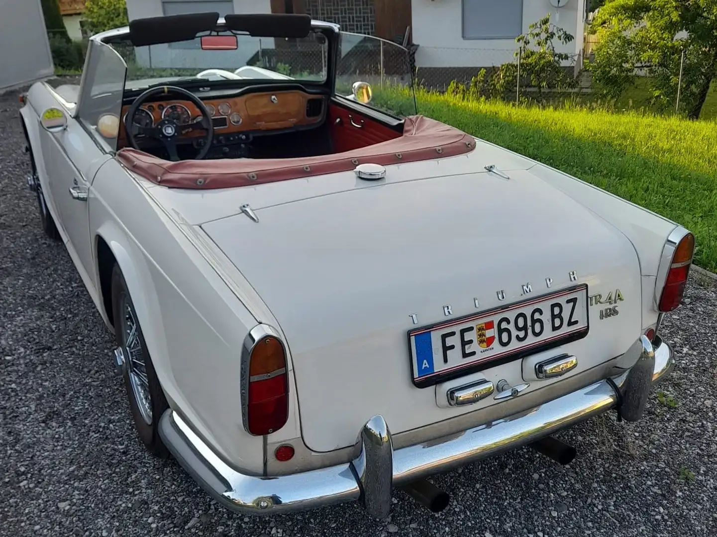 Triumph TR4 IRS Білий - 2
