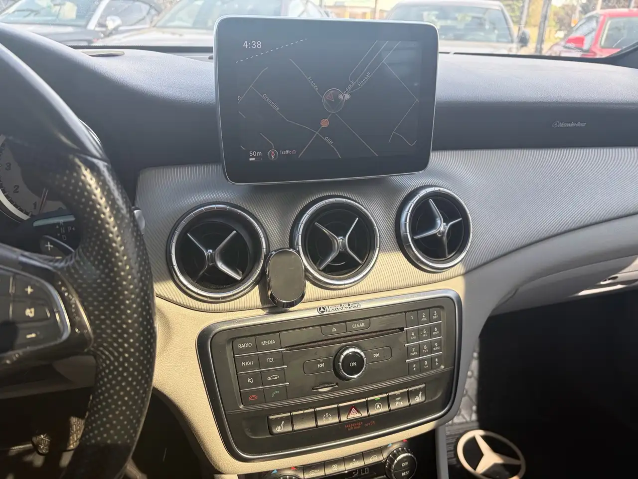 Mercedes-Benz CLA снимка Mercedes-Benz CLA