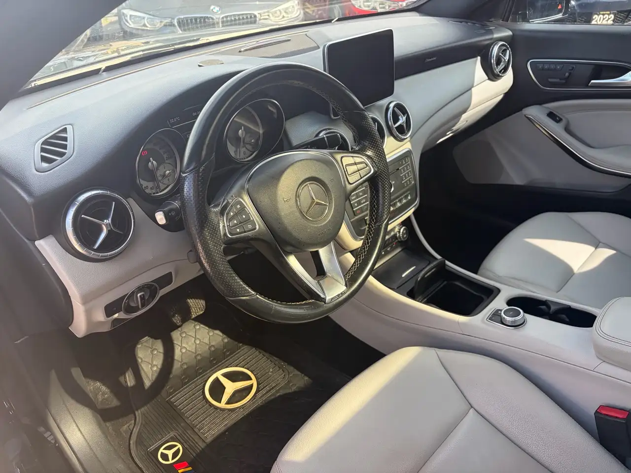 Mercedes-Benz CLA снимка Mercedes-Benz CLA