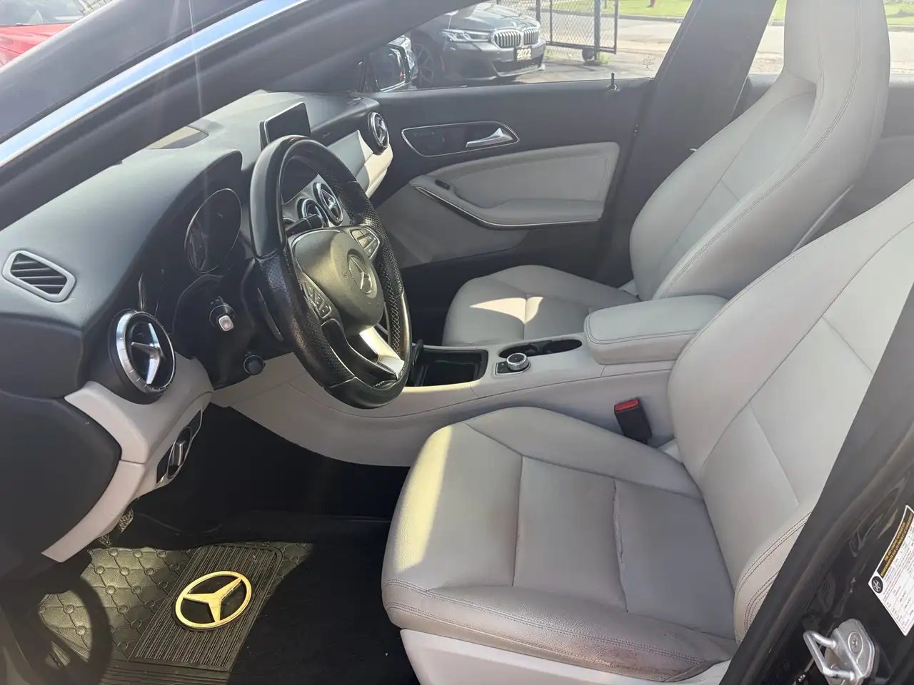 Mercedes-Benz CLA снимка Mercedes-Benz CLA