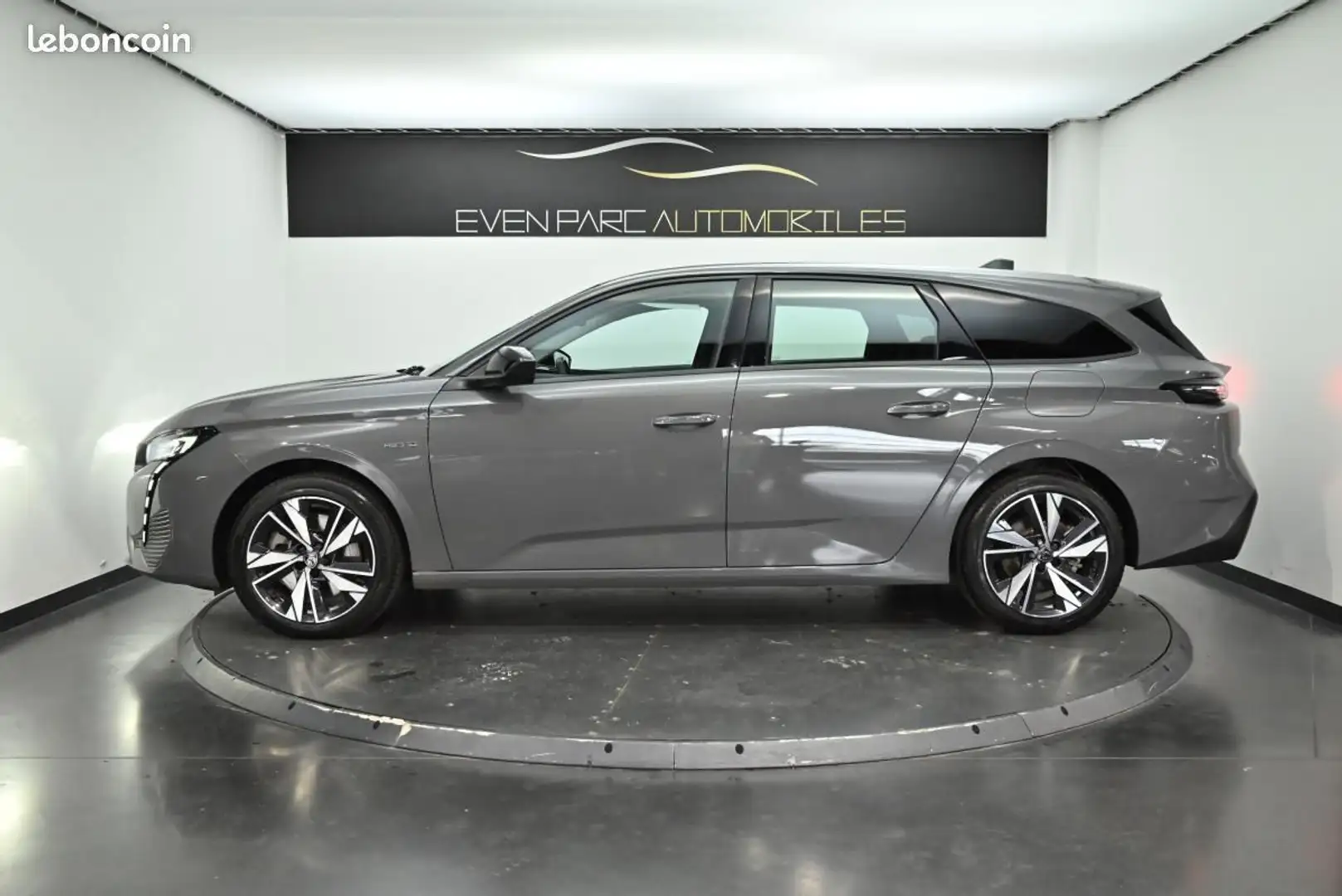 Peugeot 308 PHEV 180 e-EAT8 Active Pack Grau - 2