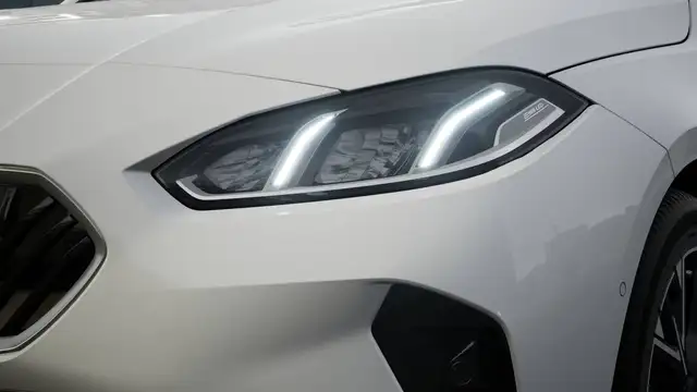 BMW 1 Series view 6