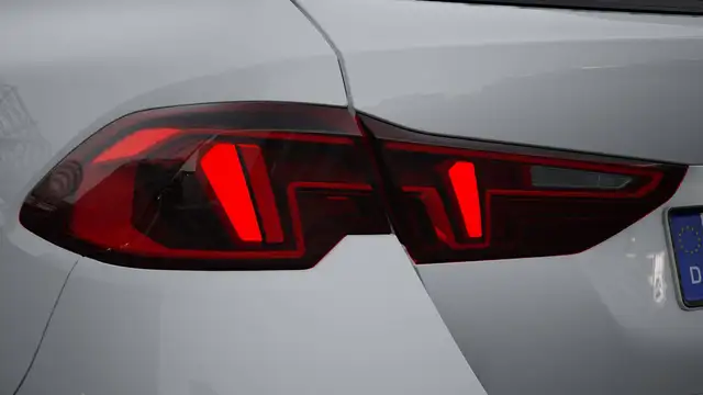 BMW 1 Series view 8