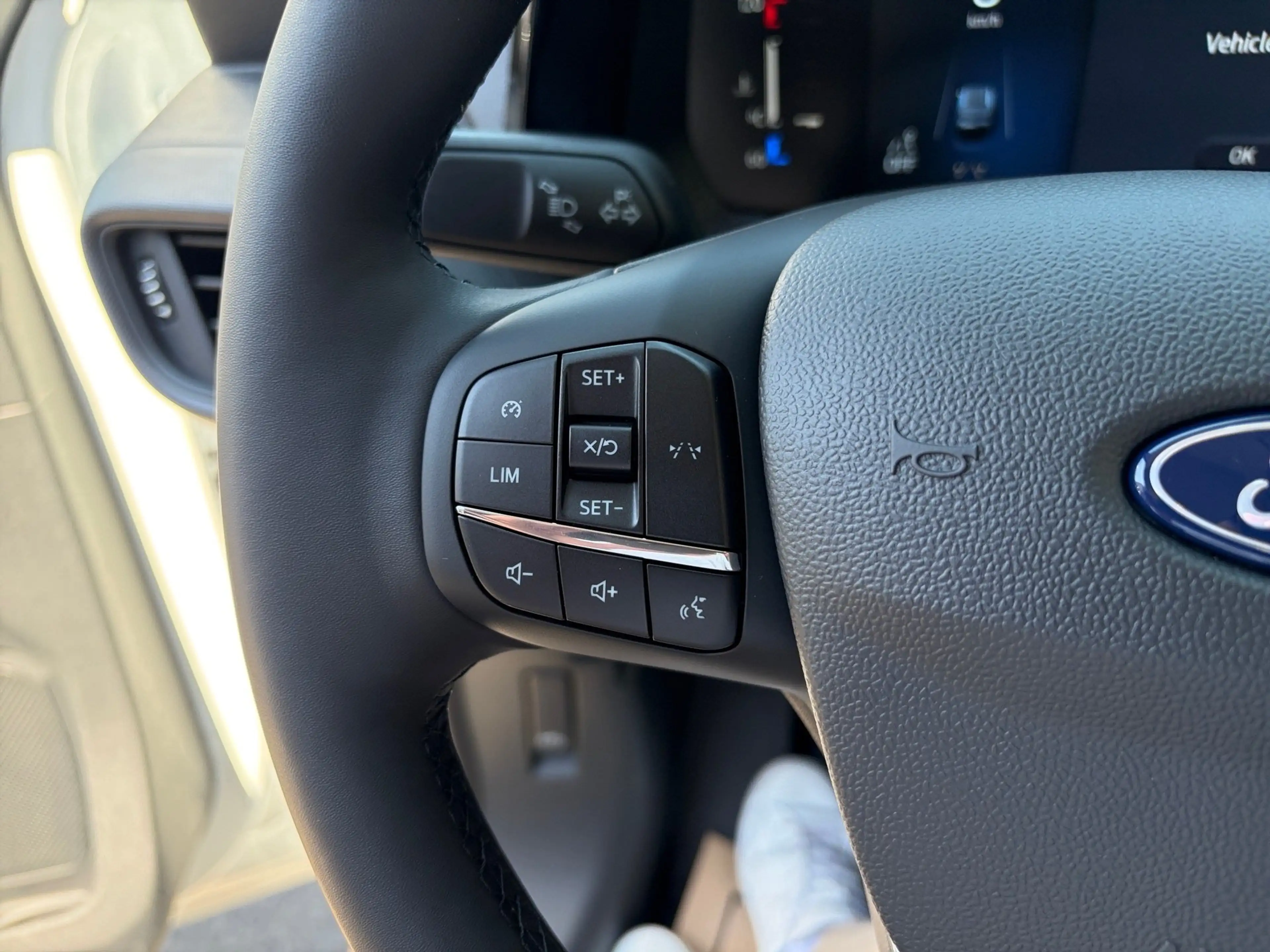Ford Transit Courier Trend — photo 11