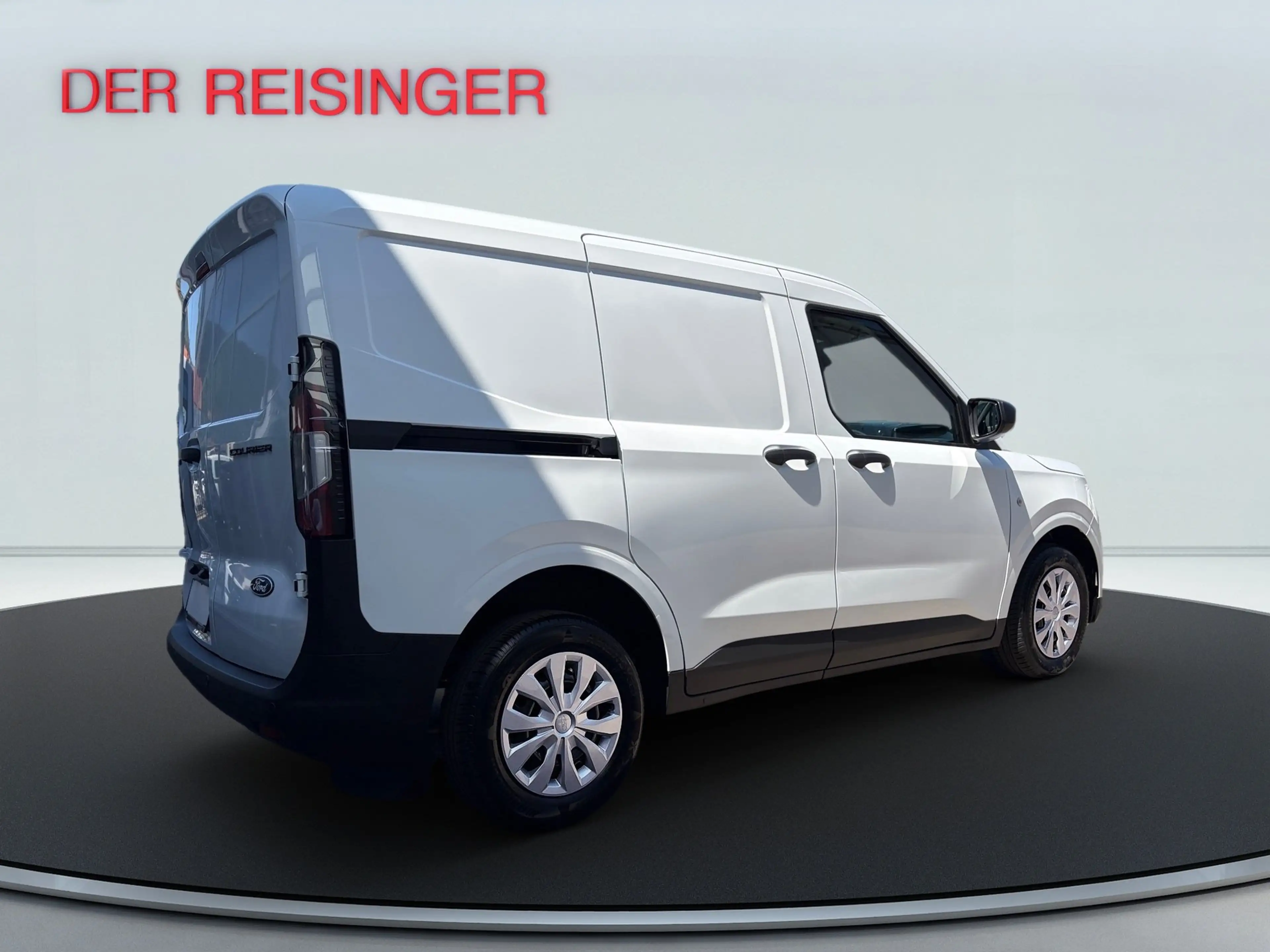Ford Transit Courier Trend — photo 4