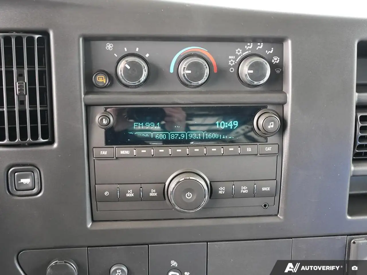 GMC Savana снимка GMC Savana