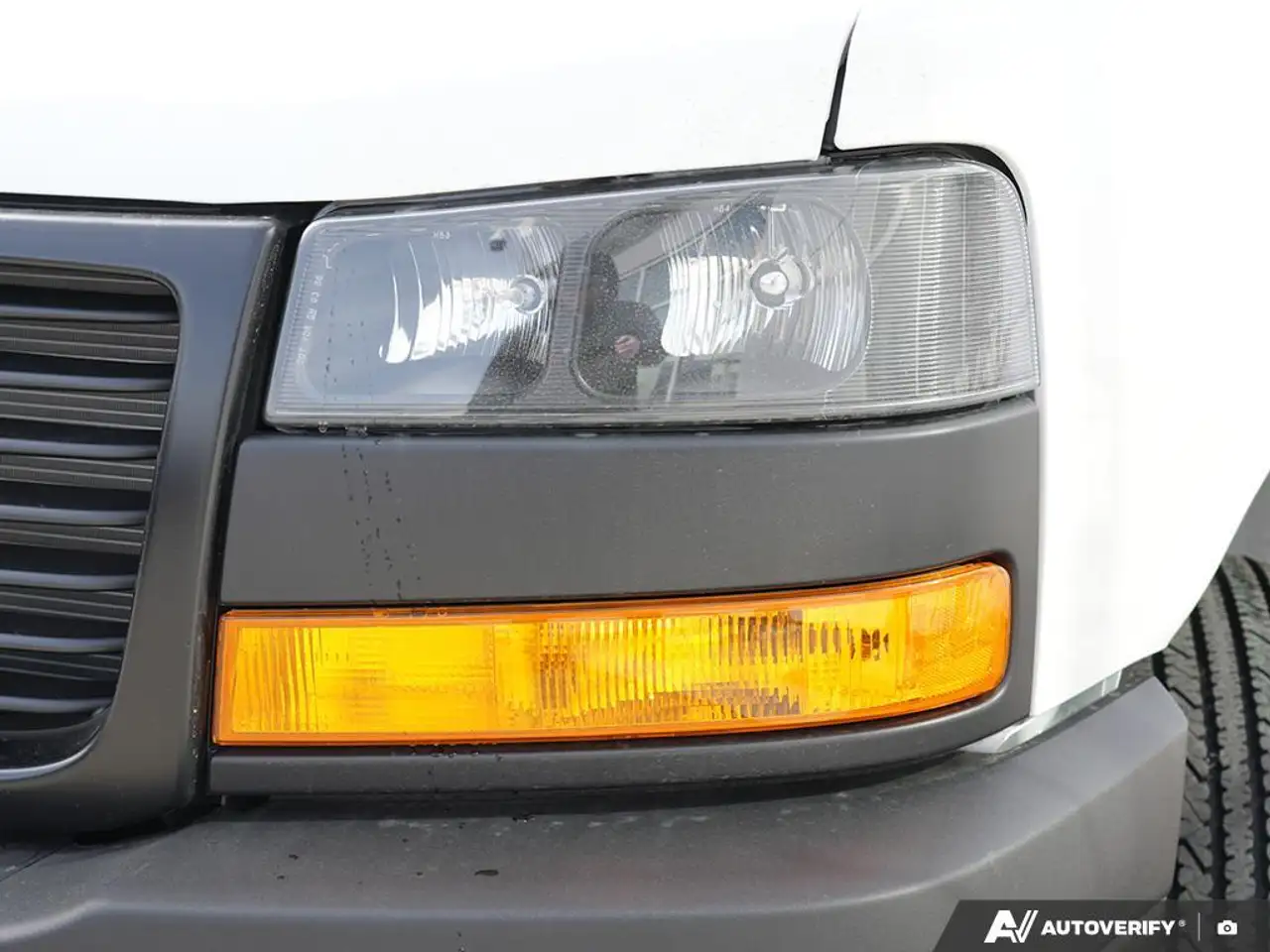 GMC Savana снимка GMC Savana