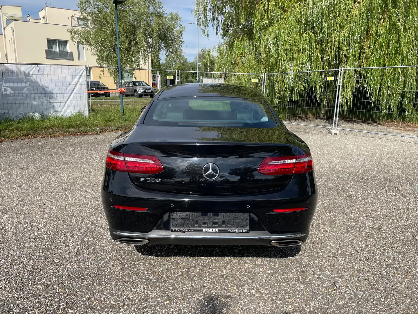 Mercedes-Benz E 300 E 300 Aut. Schwarz - 2