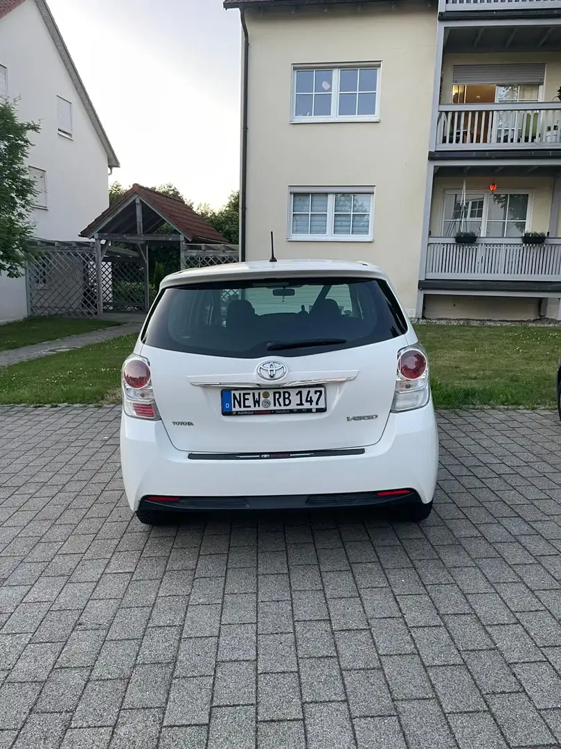 Toyota Verso 1.6 - 7, sitzer  TÜV bis 06.2027 Wit - 2
