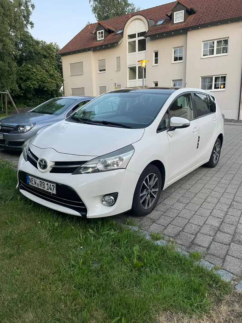 Toyota Verso 1.6 - 7, sitzer  TÜV bis 06.2027 Wit - 1