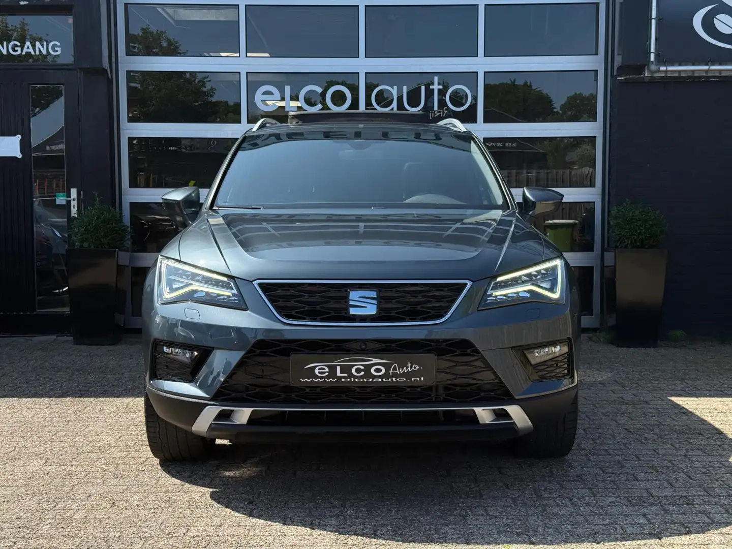 SEAT Ateca 2.0 TSI 4DRIVE Xcellence /Pano/VR-cockpit/360Camer Grijs - 2