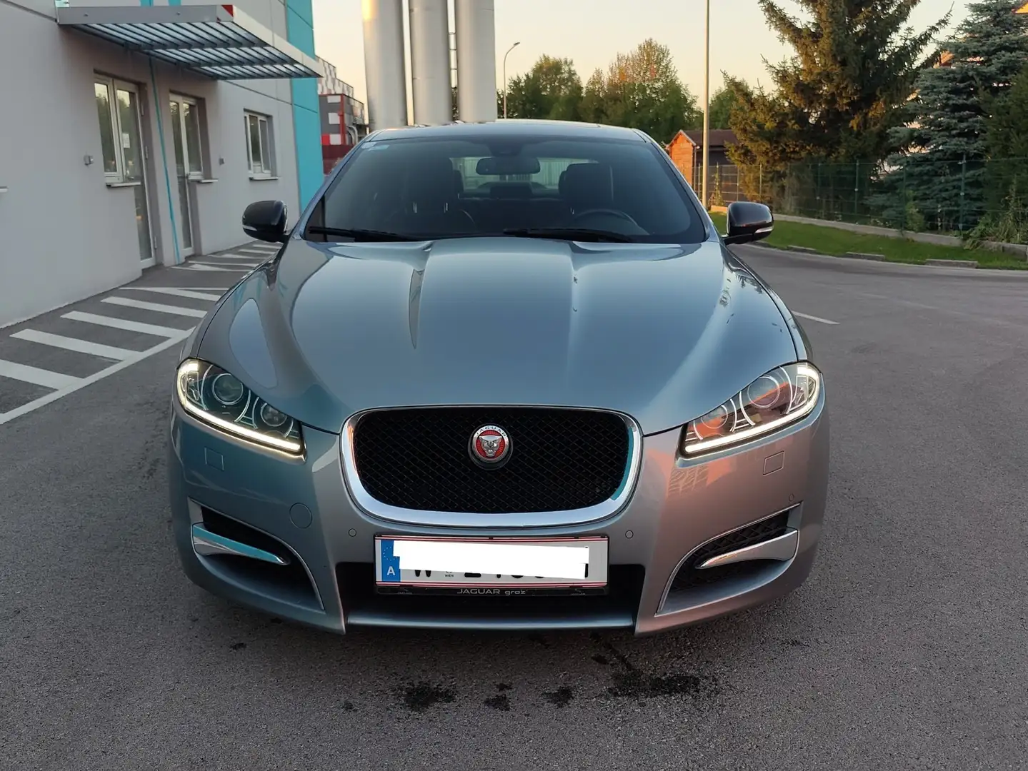Jaguar XF 3.0 V6 Diesel Grau - 1