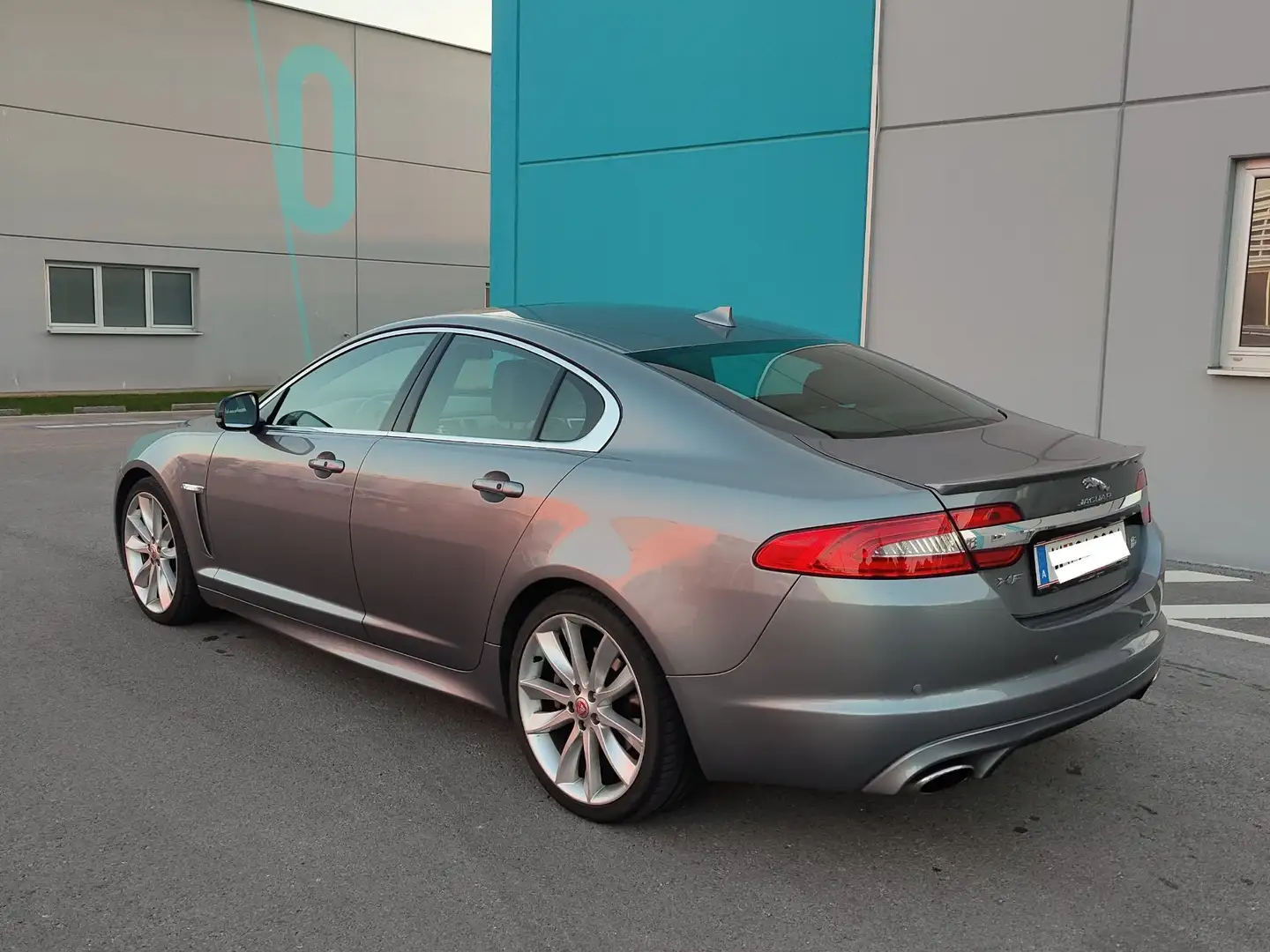 Jaguar XF 3.0 V6 Diesel Grau - 2
