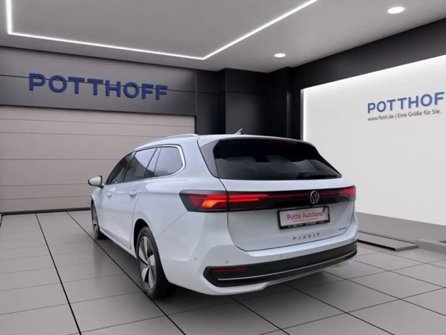 Volkswagen Passat Variant 1.5 TSI eHybrid DSG BUSINESS AHK Weiß - 2