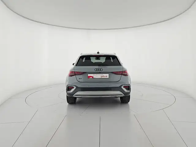Audi A3 view 4
