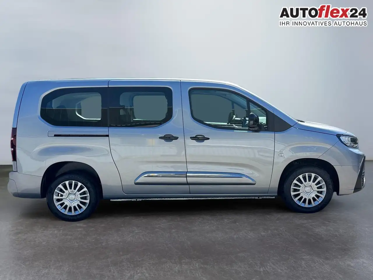 Toyota Proace City Verso 1,2 L2 Business 7 Sitzer Klima Einparkhil... 8