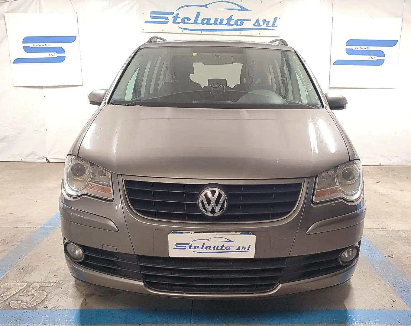 Volkswagen Touran Touran 1.6 Conceptline bi-fuel G Серый - 1