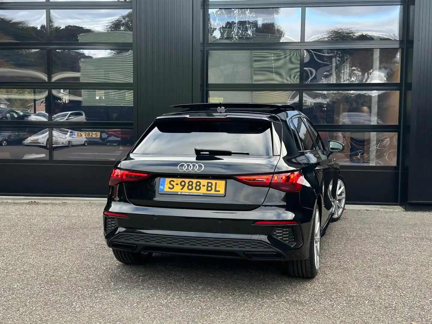 Audi A3 Sportback 30 TFSI 3x S-Line Pano Bang&Olufsen Matr Noir - 2