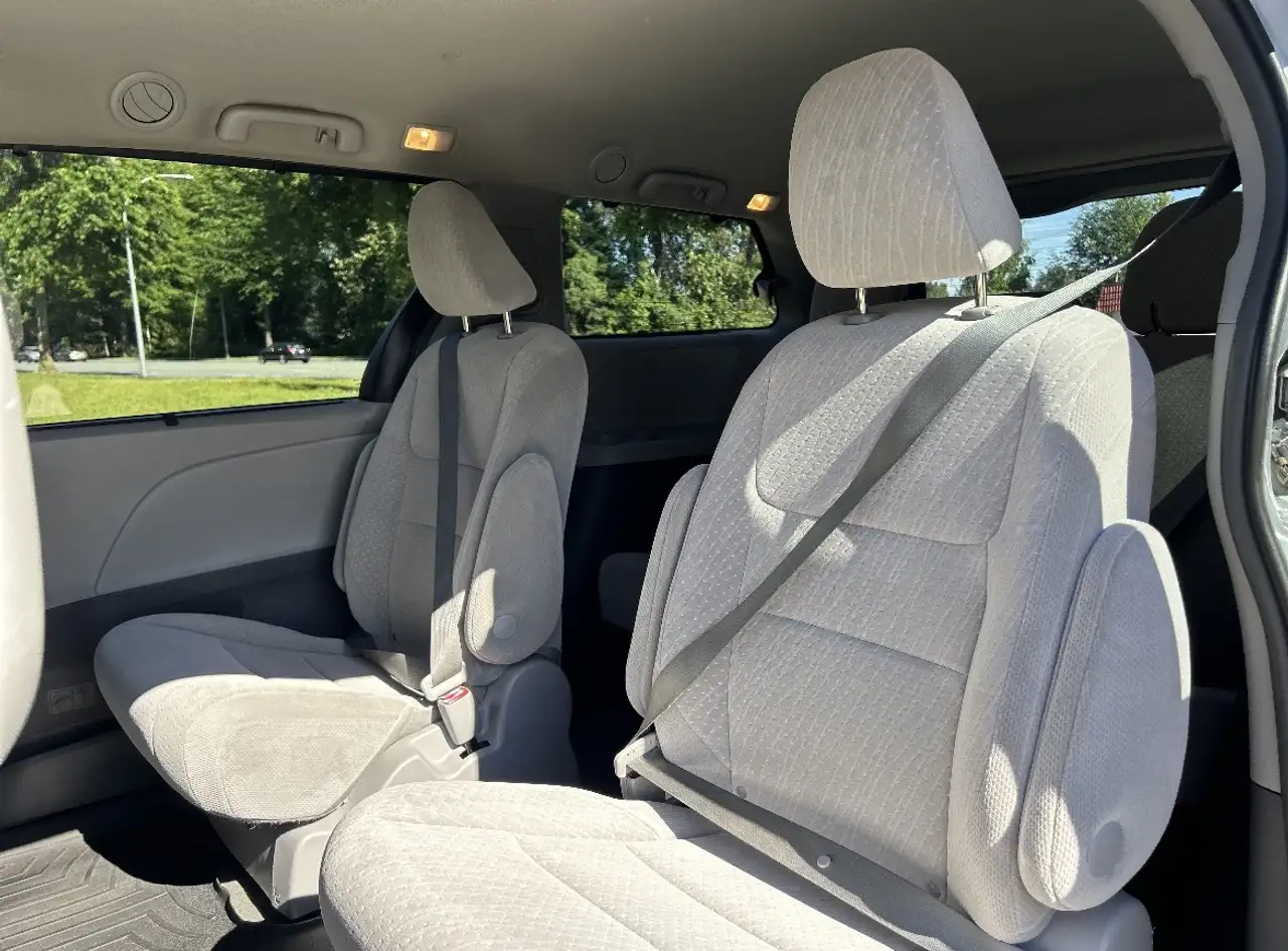 Toyota Sienna fotografie Toyota Sienna