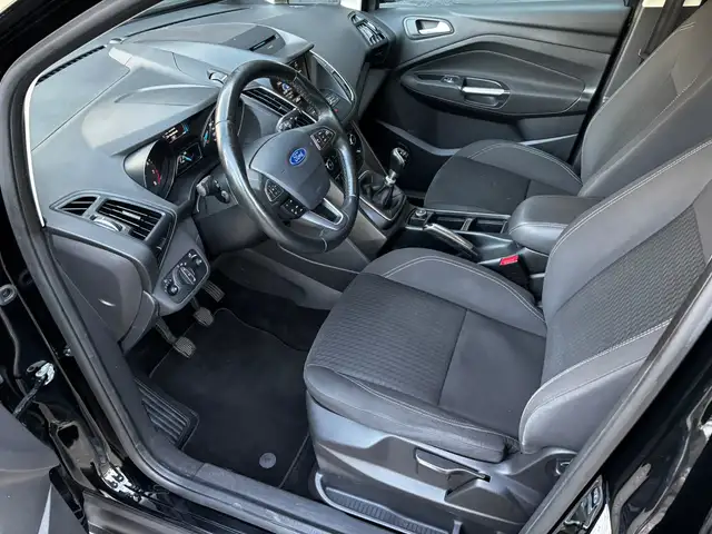 Ford Grand C-Max view 13